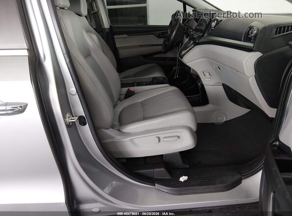5FNRL6H7XJB107921 2018 HONDA ODYSSEY Silver Вид салону спереду