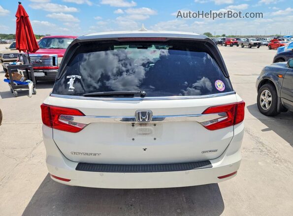 5FNRL6H80JB035989 2018 HONDA ODYSSEY White Rear view