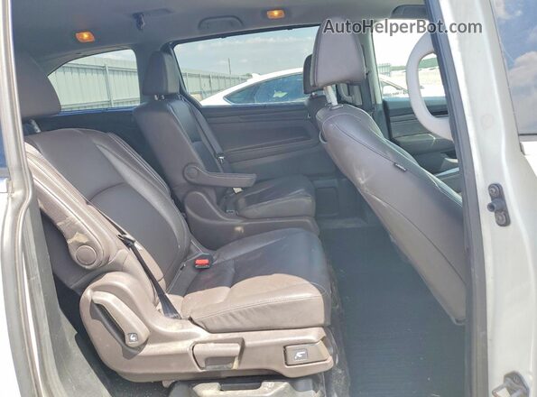 5FNRL6H81JB500537 2018 HONDA ODYSSEY Белый Вид задней части салона
