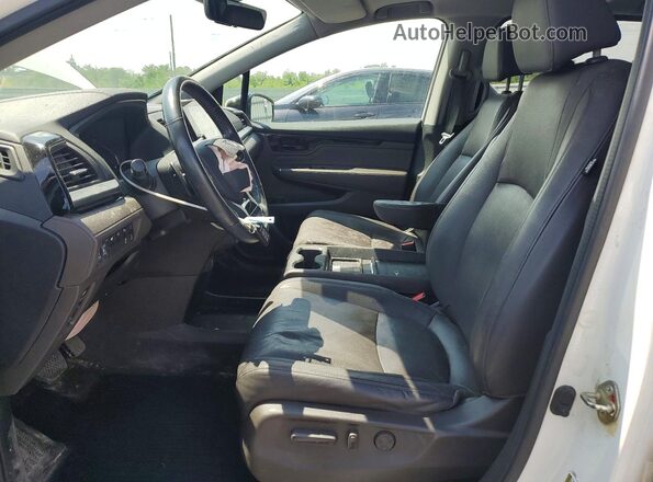 5FNRL6H81JB500537 2018 HONDA ODYSSEY Белый Вид салона спереди