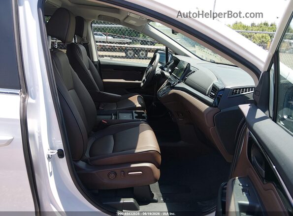 5FNRL6H82TB030053 2026 HONDA ODYSSEY White Widok wnętrza z przodu