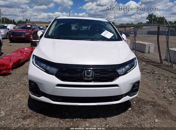 5FNRL6H82TB030053 2026 HONDA ODYSSEY White Widok wnętrza z tyłu