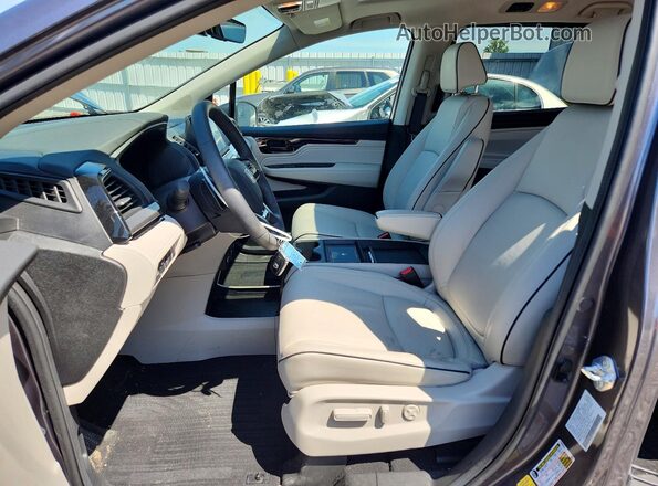 5FNRL6H85TB001100 2026 HONDA ODYSSEY Серый Вид салона спереди