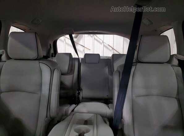 5FNRL6H87TB039461 2026 HONDA ODYSSEY Silver Հետևի նստատեղերի տեսք