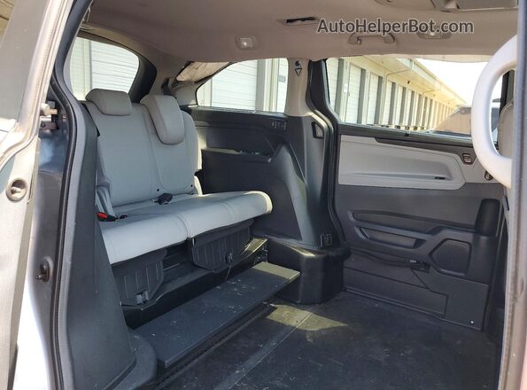5FNRL6H8XRB007774 2024 HONDA ODYSSEY Silver 