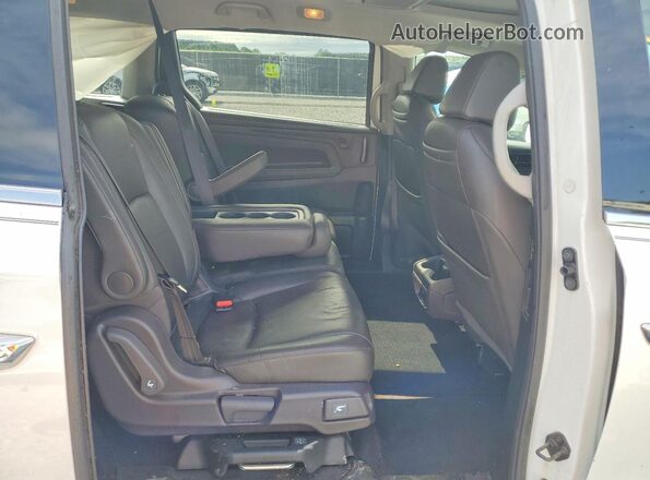 5FNRL6H92LB058203 2020 HONDA ODYSSEY White Rear seats view
