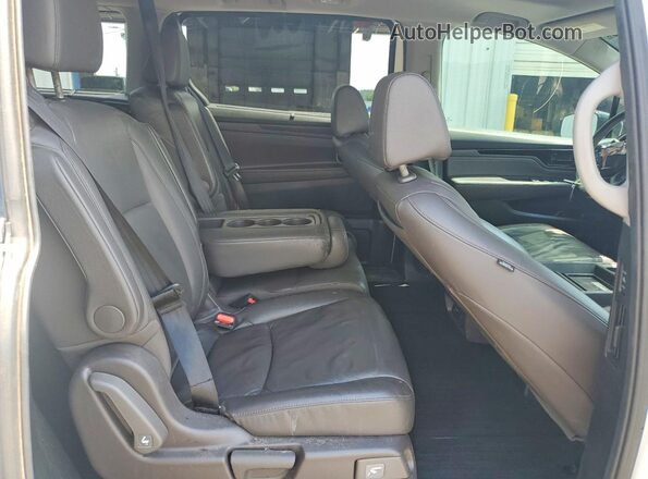 5FNRL6H93JB047661 2018 HONDA ODYSSEY White Rear interior view