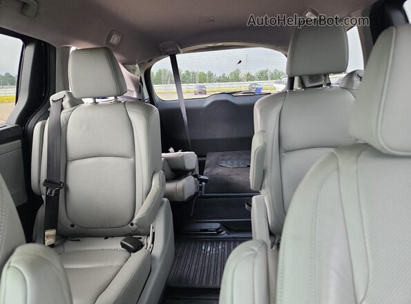 5FNRL6H98JB055223 2018 HONDA ODYSSEY Blue Vista de los asientos traseros