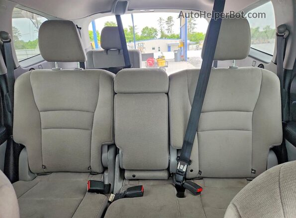 5FNYF5H34JB013995 2018 HONDA PILOT Green Widok tylnych siedzeń