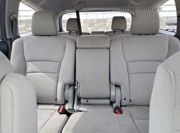 5FNYF5H36JB033598 2018 HONDA PILOT Gray Rear seats view