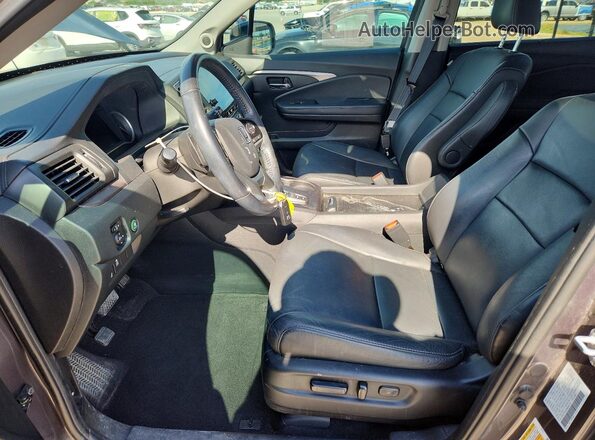 5FNYF5H52MB046130 2021 HONDA PILOT Gray Vista interior delantera
