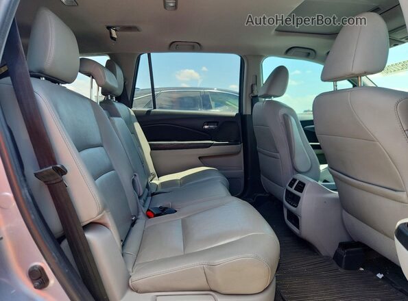 5FNYF5H54HB047432 2017 HONDA PILOT Silver Vista interior trasera