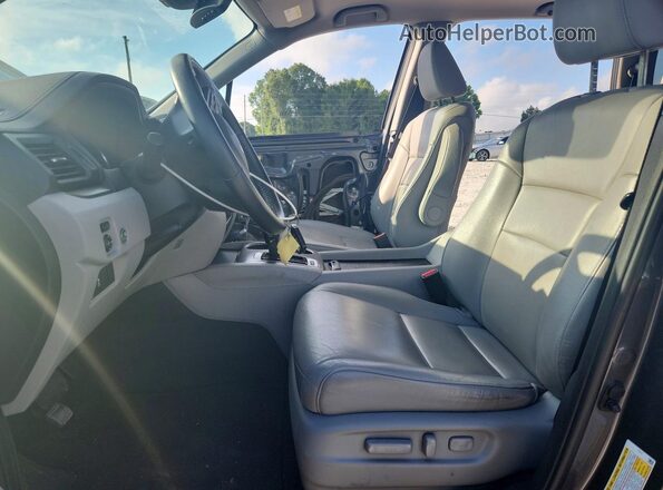 5FNYF5H55KB034888 2019 HONDA PILOT Gray Vista interior delantera