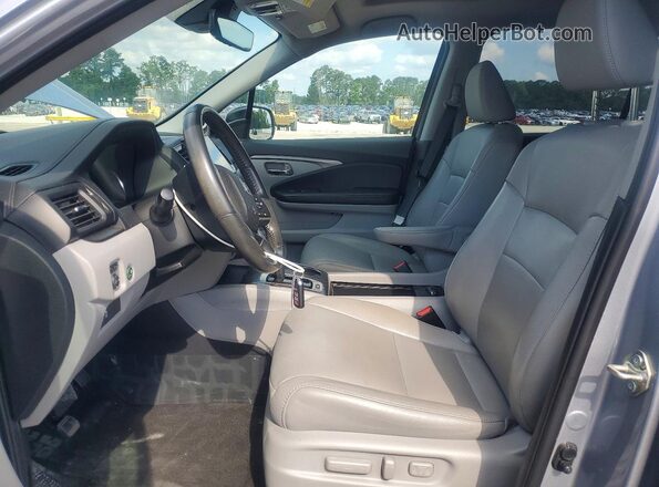 5FNYF5H57LB008715 2020 HONDA PILOT Silver Front interior view
