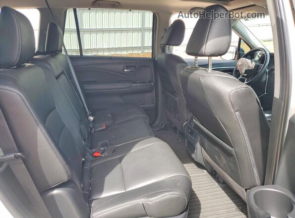 5FNYF5H58NB035845 2022 HONDA PILOT White Vista de los asientos traseros