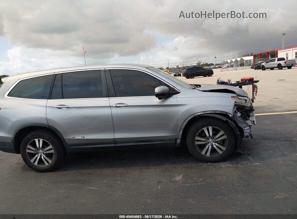 5FNYF5H5XHB016539 2017 HONDA PILOT Gray 360 interior view