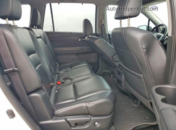 5FNYF5H5XKB039102 2019 HONDA PILOT White Вид задніх сидінь