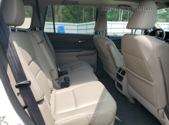 5FNYF5H71HB009979 2017 HONDA PILOT White უკანა სალონის ხედი
