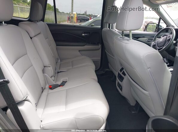 5FNYF5H92HB030356 2017 HONDA PILOT Silver Widok naklejki z numerem VIN