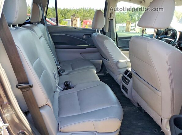 5FNYF5H9XKB031682 2019 HONDA PILOT Gray Widok tylnych siedzeń