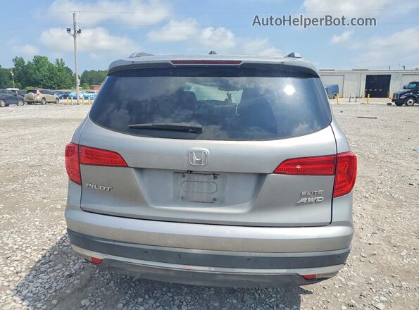 5FNYF6H00HB049138 2017 HONDA PILOT Silver Вид ззаду