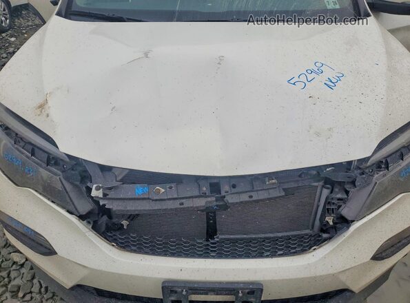 5FNYF6H01JB036372 2018 HONDA PILOT White Սալոնի հետևի տեսք