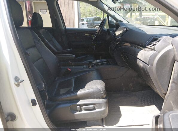 5FNYF6H09KB000124 2019 HONDA PILOT Белый Вид салона спереди