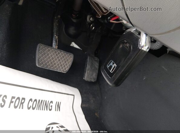 5FNYF6H38KB098878 2019 HONDA PILOT Gray Dashboard view