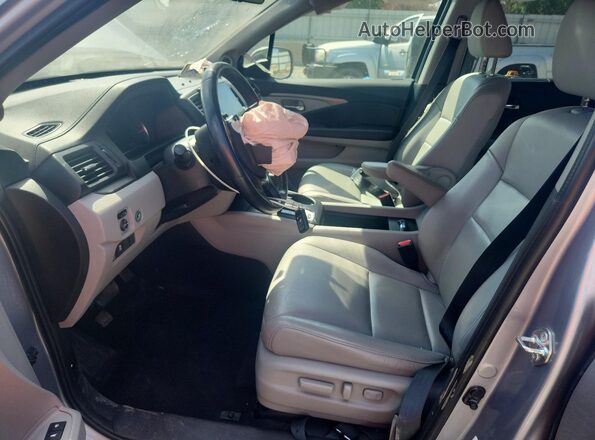 5FNYF6H43KB020548 2019 HONDA PILOT Silver Widok wnętrza z przodu