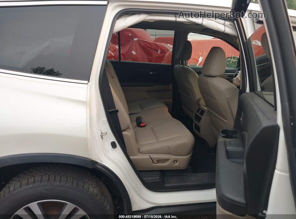 5FNYF6H50HB102397 2017 HONDA PILOT White Widok naklejki z numerem VIN