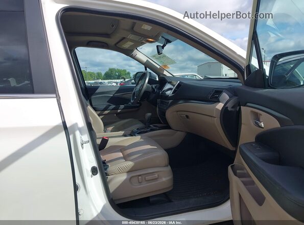 5FNYF6H53HB091993 2017 HONDA PILOT Белый Вид салона спереди
