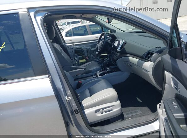 5FNYF6H56HB034476 2017 HONDA PILOT Silver Vista interior delantera