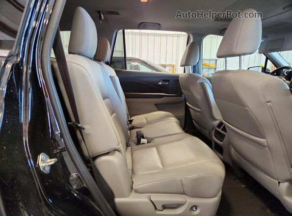 5FNYF6H57HB032204 2017 HONDA PILOT Black Rear seats view