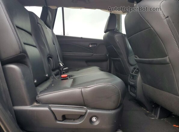 5FNYF6H59LB026705 2020 HONDA PILOT Black Rear interior view