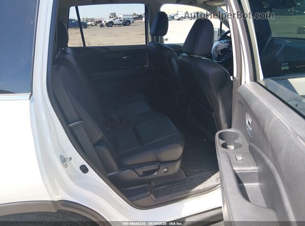 5FNYF6H63JB061407 2018 HONDA PILOT White VIN კოდის სტიკერის ხედი