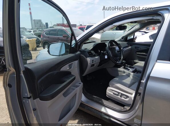 5FNYF6H65HB092250 2017 HONDA PILOT Silver Вид салону спереду