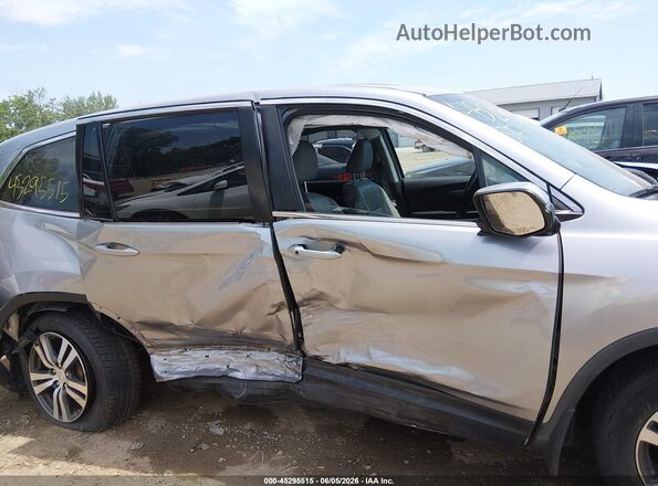 5FNYF6H65HB092250 2017 HONDA PILOT Silver Вид задньої частини салону