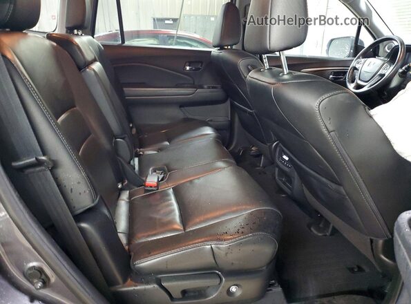 5FNYF6H69JB032316 2018 HONDA PILOT Gray Widok wnętrza z tyłu