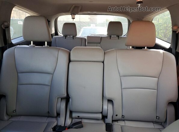 5FNYF6H74JB053924 2018 HONDA PILOT Blue Rear seats view
