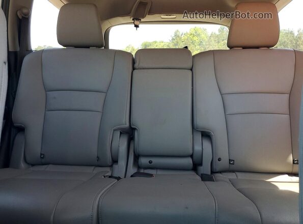 5FNYF6H76HB075580 2017 HONDA PILOT Серебряный Вид задних сидений