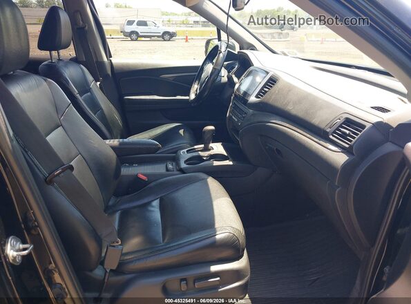 5FNYF6H7XGB092381 2016 HONDA PILOT Черный Вид салона спереди