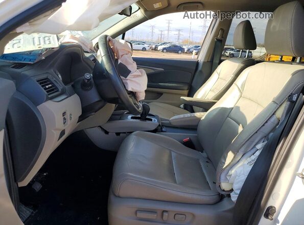 5FNYF6H83HB079448 2017 HONDA PILOT White Вид салону спереду