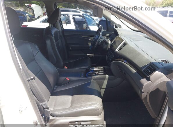 5FNYF6H90JB038578 2018 HONDA PILOT White Widok wnętrza z przodu