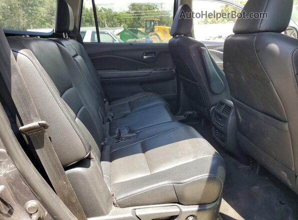 5FNYF6H92HB073617 2017 HONDA PILOT Gray უკანა სალონის ხედი