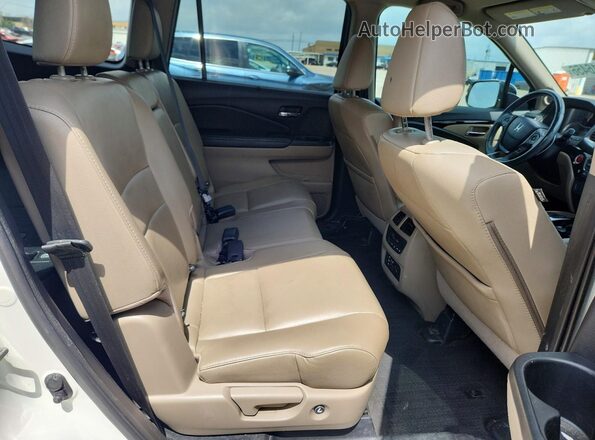 5FNYF6H93HB072671 2017 HONDA PILOT White უკანა სავარძლების ხედი