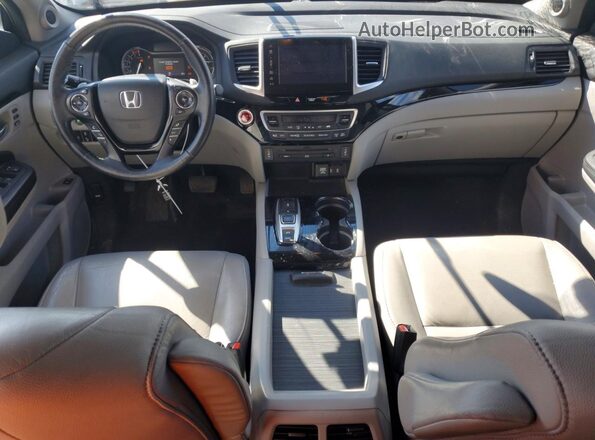 5FNYF6H95HB076706 2017 HONDA PILOT Silver Dashboard view
