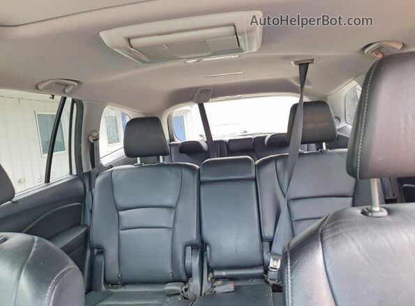 5FNYF6H97HB044470 2017 HONDA PILOT White Вид задніх сидінь