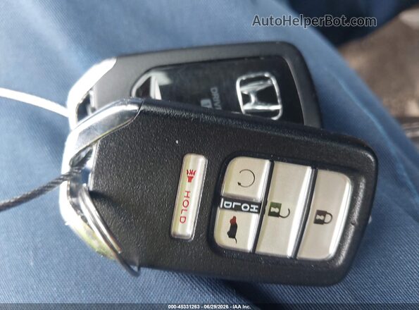 5FNYF6H98JB005649 2018 HONDA PILOT Серебряный Вид панели приборов