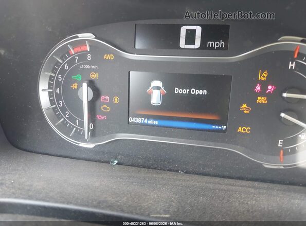 5FNYF6H98JB005649 2018 HONDA PILOT Серебряный Вид задних сидений