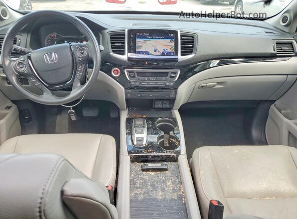 5FNYF6H98JB010494 2018 HONDA PILOT Blue Вид панелі приладів